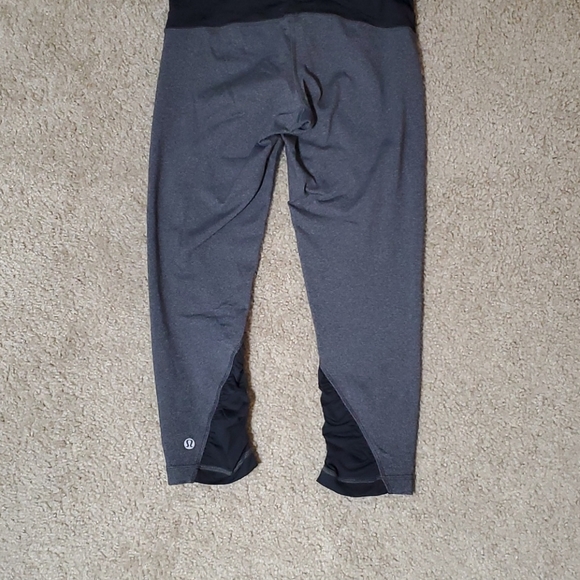 Lululemon cropped leggings - Picture 2 of 7